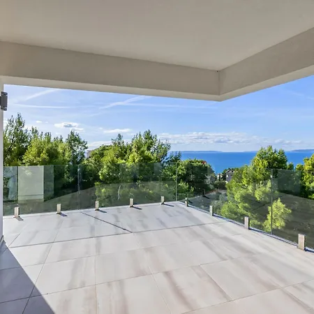 Berfami - Private Pool, Near Split *