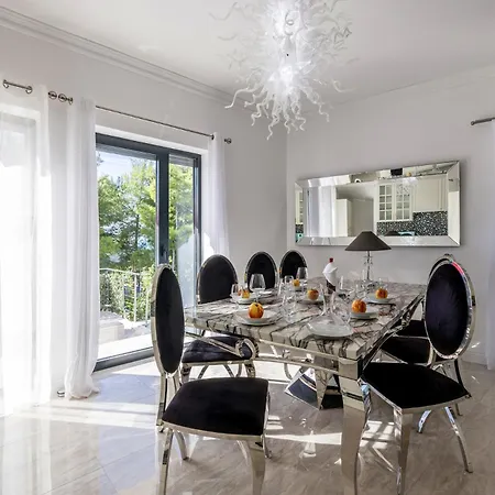 Villa Berfami - Private Pool, Near Split Podstrana