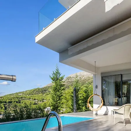 Berfami - Private Pool, Near Split *